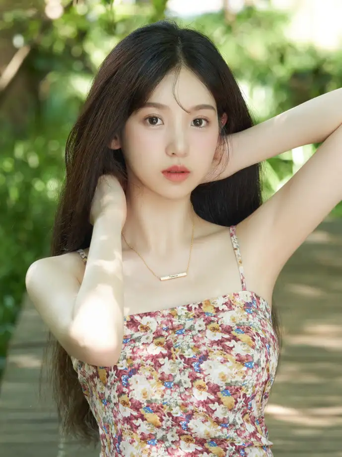 深夜电脑屏幕显示的诡异画面